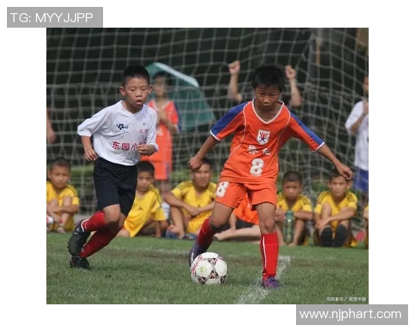 从体校走出的足球明星如何在职业生涯中逆袭成就辉煌人生